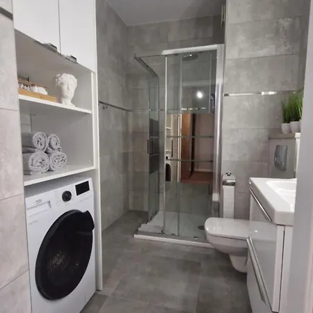 Elite 1 Jezyce- Baranczaka 1 * Poznan